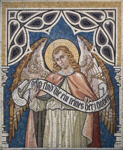 Ein Engel mit Flügeln hält ein Banner mit der Aufschrift „Hilf und die Seele wird geheilt“ in einem Mosaik.